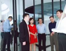 广东省工业和信息化局莅临乐鱼在线登录入口-乐鱼(中国)调研制造业创新中心建设情况 